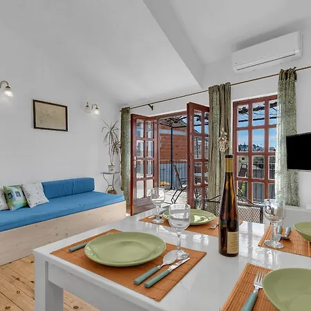 Authentic Hideaway By Riva With Free Parking *