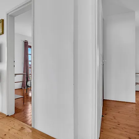 Authentic Hideaway By Riva With Free Parking Апартаменти *