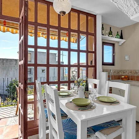Authentic Hideaway By Riva With Free Parking