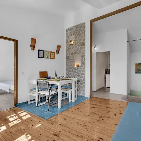 Authentic Hideaway By Riva With Free Parking *