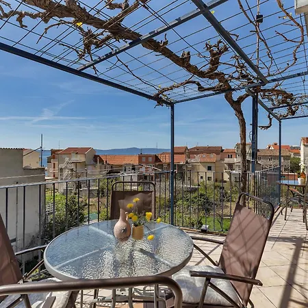 Authentic Hideaway By Riva With Free Parking